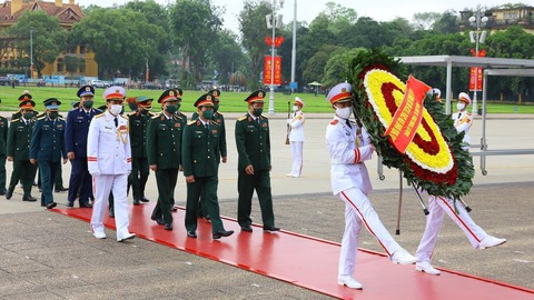 Lãnh đạo Đảng, Nhà nước vào lăng viếng Chủ tịch Hồ Chí Minh - Ảnh 4. Lãnh đạo Đảng, Nhà nước vào lăng viếng Chủ tịch Hồ Chí Minh - Ảnh 4.