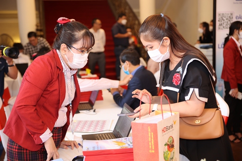 HDBank đặt kế hoạch lợi nhuận trước thuế năm 2022 gần 10.000 tỉ đồng, chia cổ tức 25% - Ảnh 2. HDBank đặt kế hoạch lợi nhuận trước thuế năm 2022 gần 10.000 tỉ đồng, chia cổ tức 25% - Ảnh 2.