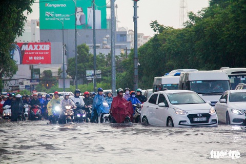 Sở Xây dựng TP.HCM kiến nghị đàm phán dừng thuê siêu máy bơm trước thời hạn - Ảnh 1. Sở Xây dựng TP.HCM kiến nghị đàm phán dừng thuê siêu máy bơm trước thời hạn - Ảnh 1.