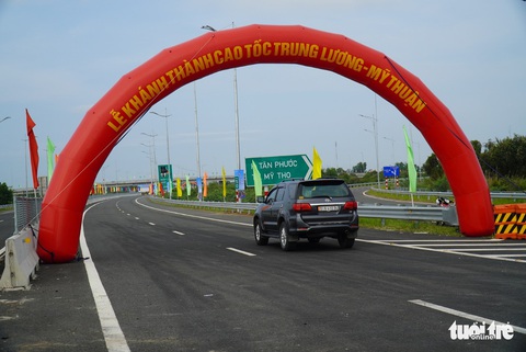 Khánh thành cao tốc Trung Lương - Mỹ Thuận sau 13 năm khởi công - Ảnh 1. Khánh thành cao tốc Trung Lương - Mỹ Thuận sau 13 năm khởi công - Ảnh 1.