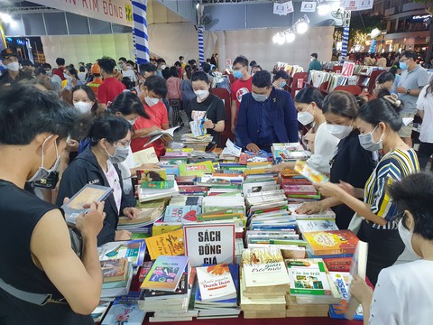 Đã có khuyến học, bao giờ có khuyến đọc? - Ảnh 1. Đã có khuyến học, bao giờ có khuyến đọc? - Ảnh 1.
