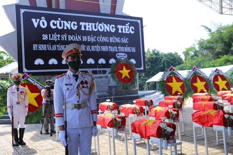 Đồng Nai tổ chức lễ truy điệu 28 hài cốt liệt sĩ đặc công Rừng Sác - Ảnh 3. Đồng Nai tổ chức lễ truy điệu 28 hài cốt liệt sĩ đặc công Rừng Sác - Ảnh 3.
