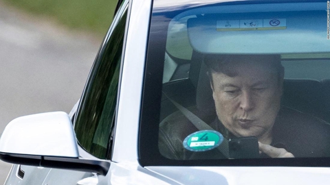 Tesla ‘mất giá’ khi Elon Musk mua Twitter - Ảnh 1. Tesla ‘mất giá’ khi Elon Musk mua Twitter - Ảnh 1.