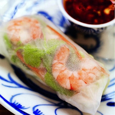 Gỏi cuốn Việt ăn cho mát, nếu mà làm theo hướng dẫn của người Anh, ra sao? - Ảnh 1. Gỏi cuốn Việt ăn cho mát, nếu mà làm theo hướng dẫn của người Anh, ra sao? - Ảnh 1.