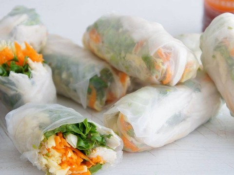 Gỏi cuốn Việt ăn cho mát, nếu mà làm theo hướng dẫn của người Anh, ra sao? - Ảnh 2. Gỏi cuốn Việt ăn cho mát, nếu mà làm theo hướng dẫn của người Anh, ra sao? - Ảnh 2.