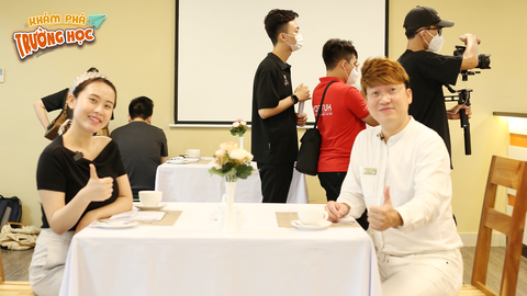 MC Thanh Bạch, ca sĩ Sỹ Luân xuất hiện trong Khám phá trường học tại HUTECH - Ảnh 5. MC Thanh Bạch, ca sĩ Sỹ Luân xuất hiện trong Khám phá trường học tại HUTECH - Ảnh 5.