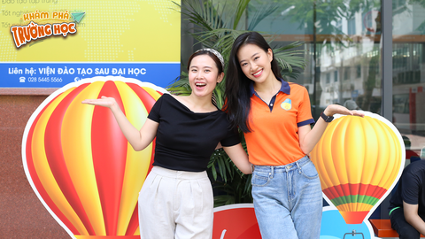 MC Thanh Bạch, ca sĩ Sỹ Luân xuất hiện trong Khám phá trường học tại HUTECH - Ảnh 3. MC Thanh Bạch, ca sĩ Sỹ Luân xuất hiện trong Khám phá trường học tại HUTECH - Ảnh 3.