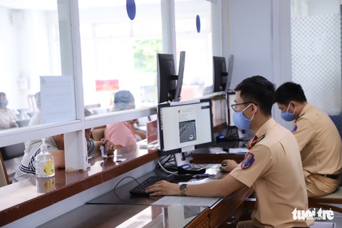 Cảnh sát giao thông Đà Nẵng nhận phản ảnh vi phạm giao thông qua Facebook - Ảnh 2. Cảnh sát giao thông Đà Nẵng nhận phản ảnh vi phạm giao thông qua Facebook - Ảnh 2.