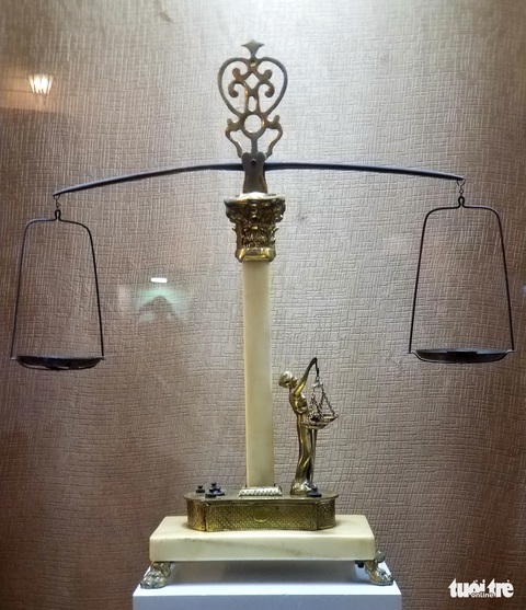 Triển lãm cổ vật từ 5 bộ sưu tập của linh mục Nguyễn Hữu Triết - Ảnh 12. Triển lãm cổ vật từ 5 bộ sưu tập của linh mục Nguyễn Hữu Triết - Ảnh 12.