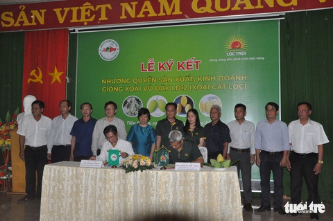 Viện Cây ăn quả miền Nam ký kết nhượng quyền giống xoài Cát Lộc cho Lộc Trời - Ảnh 1. Viện Cây ăn quả miền Nam ký kết nhượng quyền giống xoài Cát Lộc cho Lộc Trời - Ảnh 1.