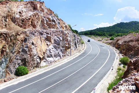 Mê mẩn khung cảnh biển, núi và rừng trên cung đường ven biển Ninh Thuận - Khánh Hòa - Ảnh 4. Mê mẩn khung cảnh biển, núi và rừng trên cung đường ven biển Ninh Thuận - Khánh Hòa - Ảnh 4.