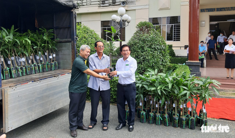 Viện Cây ăn quả miền Nam ký kết nhượng quyền giống xoài Cát Lộc cho Lộc Trời - Ảnh 3. Viện Cây ăn quả miền Nam ký kết nhượng quyền giống xoài Cát Lộc cho Lộc Trời - Ảnh 3.
