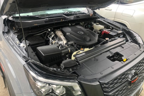 Nissan Navara 2022 lộ diện tại Việt Nam: Động cơ tăng áp kép, bánh mới, sắp ra mắt đấu Ranger - Ảnh 2. Nissan Navara 2022 lộ diện tại Việt Nam: Động cơ tăng áp kép, bánh mới, sắp ra mắt đấu Ranger - Ảnh 2.