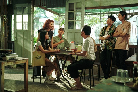 Nghề siêu dễ: Chuyện xóm lao động vừa hài hước vừa cảm động - Ảnh 2. Nghề siêu dễ: Chuyện xóm lao động vừa hài hước vừa cảm động - Ảnh 2.