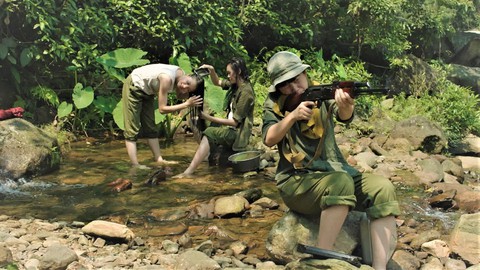 Phim Bình minh đỏ của đạo diễn Nguyễn Thanh Vân: Một cách học sử qua nghệ thuật - Ảnh 5. Phim Bình minh đỏ của đạo diễn Nguyễn Thanh Vân: Một cách học sử qua nghệ thuật - Ảnh 5.