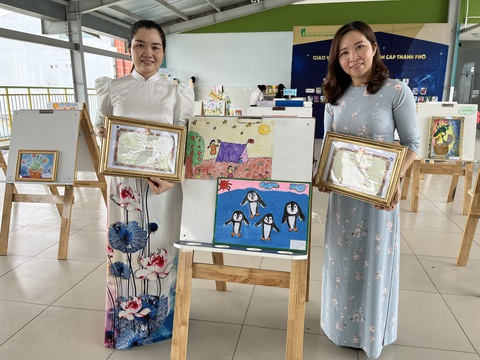 TP.HCM tuyên dương 50 giáo viên mầm non dạy giỏi - Ảnh 3. TP.HCM tuyên dương 50 giáo viên mầm non dạy giỏi - Ảnh 3.