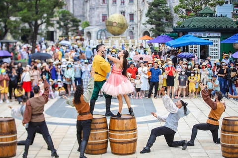 Lễ hội, pháo hoa, nhiều hoạt động lên rừng xuống biển chờ đón khách dịp lễ - Ảnh 2. Lễ hội, pháo hoa, nhiều hoạt động lên rừng xuống biển chờ đón khách dịp lễ - Ảnh 2.