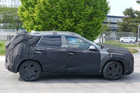 Hyundai Kona mới có màn hình lớn đến mức xe Mercedes-Benz có thể cũng ghen tị - Ảnh 2. Hyundai Kona mới có màn hình lớn đến mức xe Mercedes-Benz có thể cũng ghen tị - Ảnh 2.
