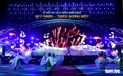 ‘Quy Nhơn - thiên đường biển’ khai mạc Lễ hội du lịch Bình Định - Ảnh 5. ‘Quy Nhơn - thiên đường biển’ khai mạc Lễ hội du lịch Bình Định - Ảnh 5.