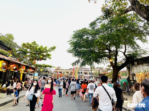 Hội An không cho hát hò với loa kẹo kéo - Ảnh 1. Hội An không cho hát hò với loa kẹo kéo - Ảnh 1.