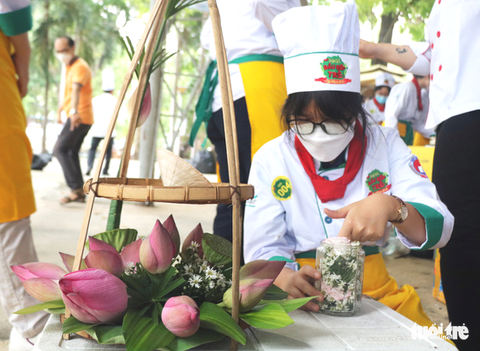 Hàng trăm học sinh TP.HCM tranh tài đứng bếp các món Âu, Á - Ảnh 5. Hàng trăm học sinh TP.HCM tranh tài đứng bếp các món Âu, Á - Ảnh 5.
