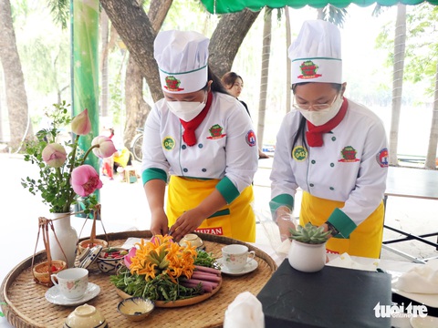 Hàng trăm học sinh TP.HCM tranh tài đứng bếp các món Âu, Á - Ảnh 6. Hàng trăm học sinh TP.HCM tranh tài đứng bếp các món Âu, Á - Ảnh 6.