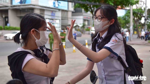 Đừng để việc học trở thành gánh nặng cho trẻ - Ảnh 1. Đừng để việc học trở thành gánh nặng cho trẻ - Ảnh 1.