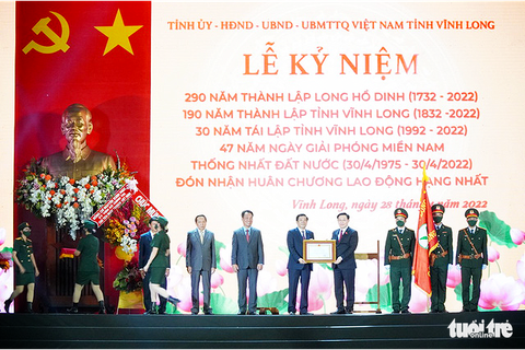 Chủ tịch Quốc hội trao Huân chương Lao động hạng nhất cho tỉnh Vĩnh Long - Ảnh 1. Chủ tịch Quốc hội trao Huân chương Lao động hạng nhất cho tỉnh Vĩnh Long - Ảnh 1.
