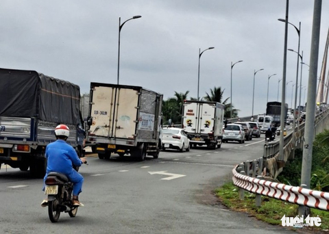 Hôm nay từ Sài Gòn đi Cần Thơ mất 9 tiếng - Ảnh 5. Hôm nay từ Sài Gòn đi Cần Thơ mất 9 tiếng - Ảnh 5.