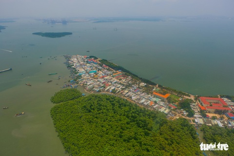 Lễ ở lại TP.HCM chèo SUP, đi buýt sông, ngắm thành phố từ trên cao - Ảnh 3. Lễ ở lại TP.HCM chèo SUP, đi buýt sông, ngắm thành phố từ trên cao - Ảnh 3.