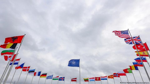 Trung Quốc cáo buộc NATO làm rối loạn châu Âu - Ảnh 1. Trung Quốc cáo buộc NATO làm rối loạn châu Âu - Ảnh 1.