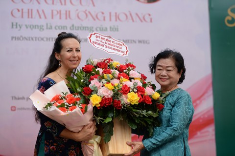 Con gái của chim phượng hoàng - Kỳ 4: Kết thúc cuộc đời hay tự do? - Ảnh 2. Con gái của chim phượng hoàng - Kỳ 4: Kết thúc cuộc đời hay tự do? - Ảnh 2.