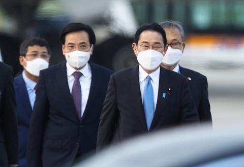 Thủ tướng Nhật Bản Kishida Fumio đã đến Việt Nam - Ảnh 2. Thủ tướng Nhật Bản Kishida Fumio đã đến Việt Nam - Ảnh 2.