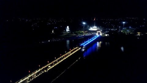 Nghĩa trang Trường Sơn, đôi bờ Hiền Lương, Thành cổ Quảng Trị rực sáng trong ngày thống nhất - Ảnh 3. Nghĩa trang Trường Sơn, đôi bờ Hiền Lương, Thành cổ Quảng Trị rực sáng trong ngày thống nhất - Ảnh 3.