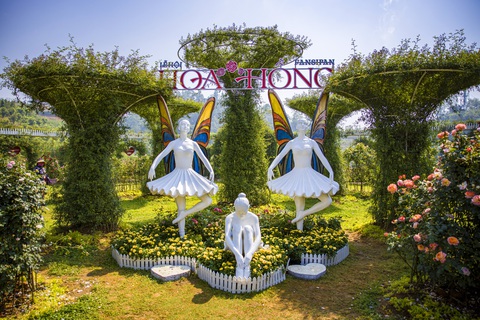 Vó ngựa trên mây - Cận cảnh màn khoe tài của những kỵ sĩ tài ba Tây Bắc - Ảnh 5. Vó ngựa trên mây - Cận cảnh màn khoe tài của những kỵ sĩ tài ba Tây Bắc - Ảnh 5.