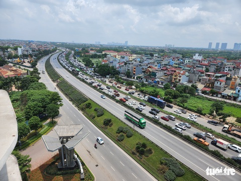 Cầu Rạch Miễu tê liệt từ sáng tới chiều, đi bộ cũng không xong - Ảnh 8. Cầu Rạch Miễu tê liệt từ sáng tới chiều, đi bộ cũng không xong - Ảnh 8.