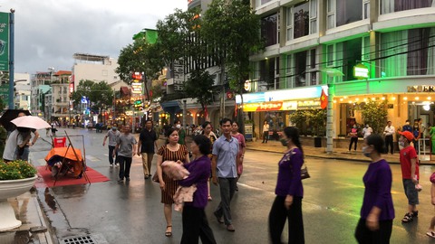 Cần Thơ ra mắt tuyến phố đi bộ ở bến Ninh Kiều nhằm thu hút khách du lịch - Ảnh 2. Cần Thơ ra mắt tuyến phố đi bộ ở bến Ninh Kiều nhằm thu hút khách du lịch - Ảnh 2.