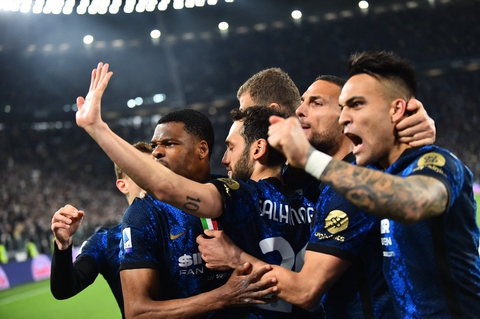 Hạ chủ nhà Juve, Inter Milan bám đuổi AC Milan trong cuộc đua vô địch - Ảnh 1. Hạ chủ nhà Juve, Inter Milan bám đuổi AC Milan trong cuộc đua vô địch - Ảnh 1.