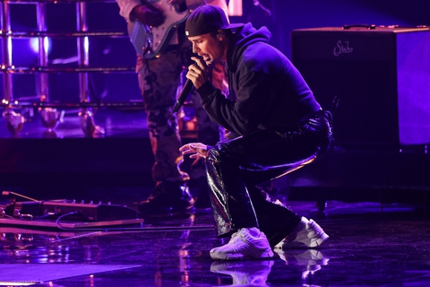 Butter của BTS, Peaches của Justin Bieber... là những màn trình diễn ấn tượng nhất tại Grammy 2022 - Ảnh 4. Butter của BTS, Peaches của Justin Bieber... là những màn trình diễn ấn tượng nhất tại Grammy 2022 - Ảnh 4.