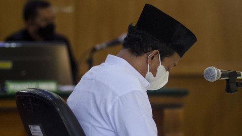 Giáo viên cưỡng hiếp 13 học sinh ở Indonesia bị tuyên án tử hình - Ảnh 1. Giáo viên cưỡng hiếp 13 học sinh ở Indonesia bị tuyên án tử hình - Ảnh 1.