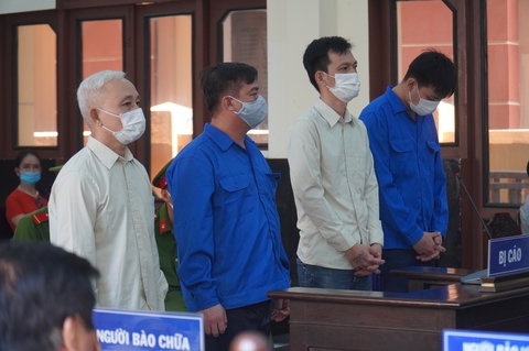 Cựu giám đốc bệnh viện lãnh 18 năm tù tội giết người - Ảnh 1. Cựu giám đốc bệnh viện lãnh 18 năm tù tội giết người - Ảnh 1.