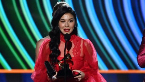 Nữ ca sĩ người Mỹ gốc Việt giành giải Grammy - Ảnh 1. Nữ ca sĩ người Mỹ gốc Việt giành giải Grammy - Ảnh 1.