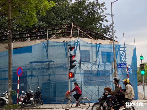 Quận Ba Đình đề nghị giữ lại bức phù điêu ở tòa nhà Pháp cổ đang tháo dỡ - Ảnh 2. Quận Ba Đình đề nghị giữ lại bức phù điêu ở tòa nhà Pháp cổ đang tháo dỡ - Ảnh 2.