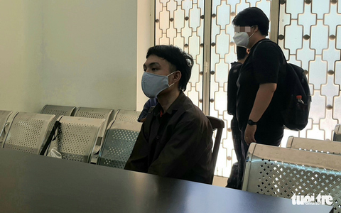 Giết bạn tình đồng tính để cướp xe, nam thanh niên lãnh 18 năm tù - Ảnh 1. Giết bạn tình đồng tính để cướp xe, nam thanh niên lãnh 18 năm tù - Ảnh 1.