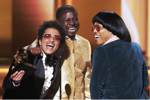 Grammy 2022: Trong một thế giới trước họng súng... - Ảnh 4. Grammy 2022: Trong một thế giới trước họng súng... - Ảnh 4.
