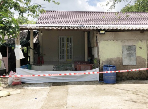Nghi phạm sát hại 3 người trong gia đình ở Cà Mau có dấu hiệu tự sát - Ảnh 1. Nghi phạm sát hại 3 người trong gia đình ở Cà Mau có dấu hiệu tự sát - Ảnh 1.