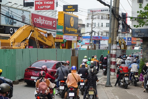 TP.HCM tạm ngưng đào đường dịp giỗ Tổ Hùng Vương - Ảnh 1. TP.HCM tạm ngưng đào đường dịp giỗ Tổ Hùng Vương - Ảnh 1.