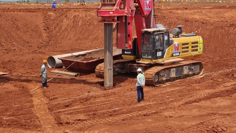 Bàn giao mặt bằng vẫn chậm làm ảnh hưởng thi công sân bay Long Thành - Ảnh 1. Bàn giao mặt bằng vẫn chậm làm ảnh hưởng thi công sân bay Long Thành - Ảnh 1.