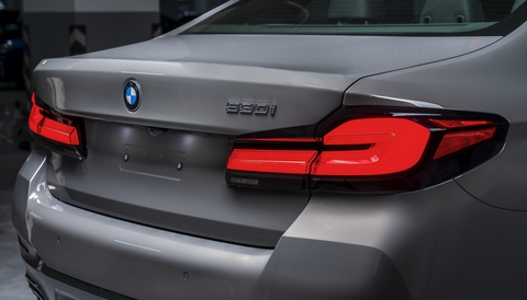BMW 5 Series - giao thoa giữa chất thể thao trẻ trung với sự lịch lãm, sang trọng - Ảnh 2. BMW 5 Series - giao thoa giữa chất thể thao trẻ trung với sự lịch lãm, sang trọng - Ảnh 2.