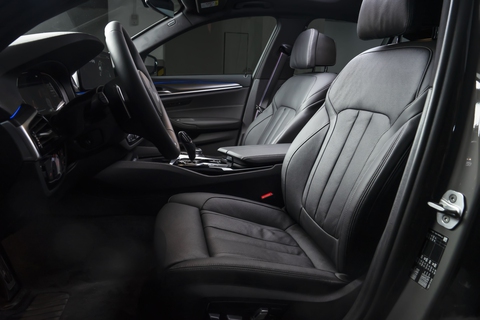BMW 5 Series - giao thoa giữa chất thể thao trẻ trung với sự lịch lãm, sang trọng - Ảnh 4. BMW 5 Series - giao thoa giữa chất thể thao trẻ trung với sự lịch lãm, sang trọng - Ảnh 4.